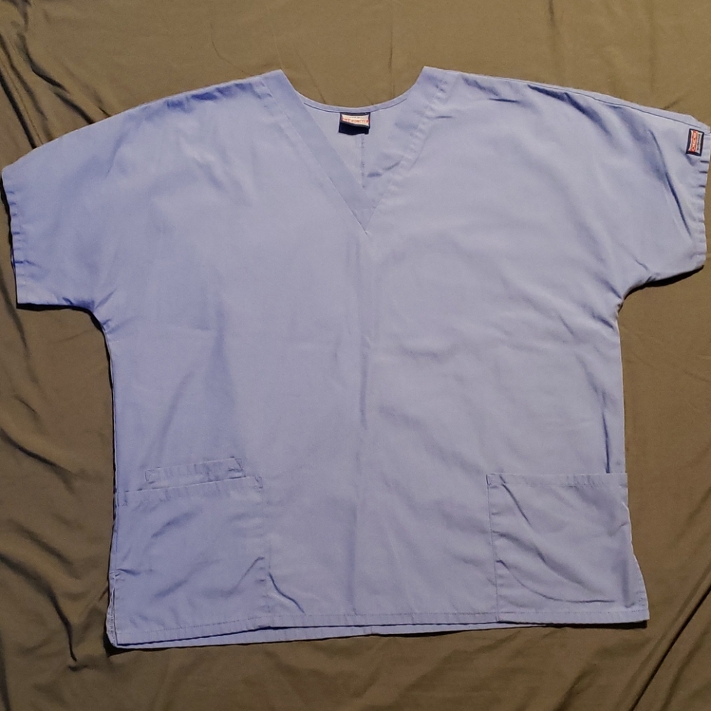 Cherokee Workwear women's scrub top. XL ciel blue.